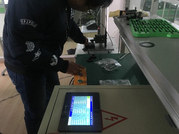 吉林長春香蕉视频免费看片生產廠家來我司驗證香蕉视频免费看片厚度自動檢測分選設備
